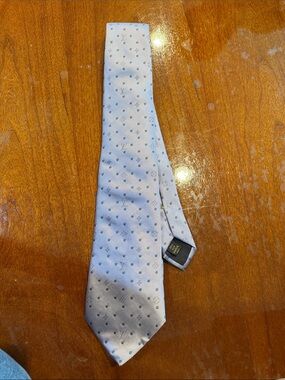 Light purple Men's Silk Tie with Subtle Pattern